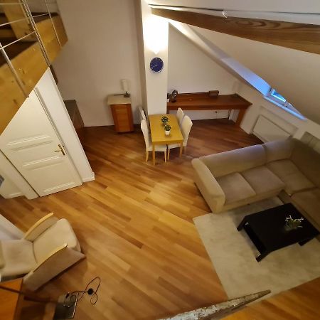 Astronomical Clock Apartments Prague Exterior photo