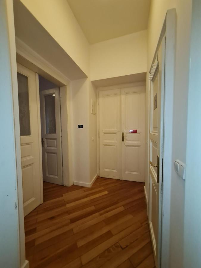 Astronomical Clock Apartments Prague Exterior photo