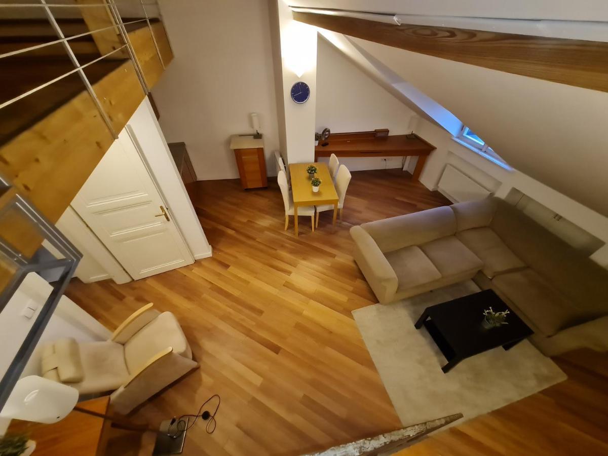 Astronomical Clock Apartments Prague Exterior photo